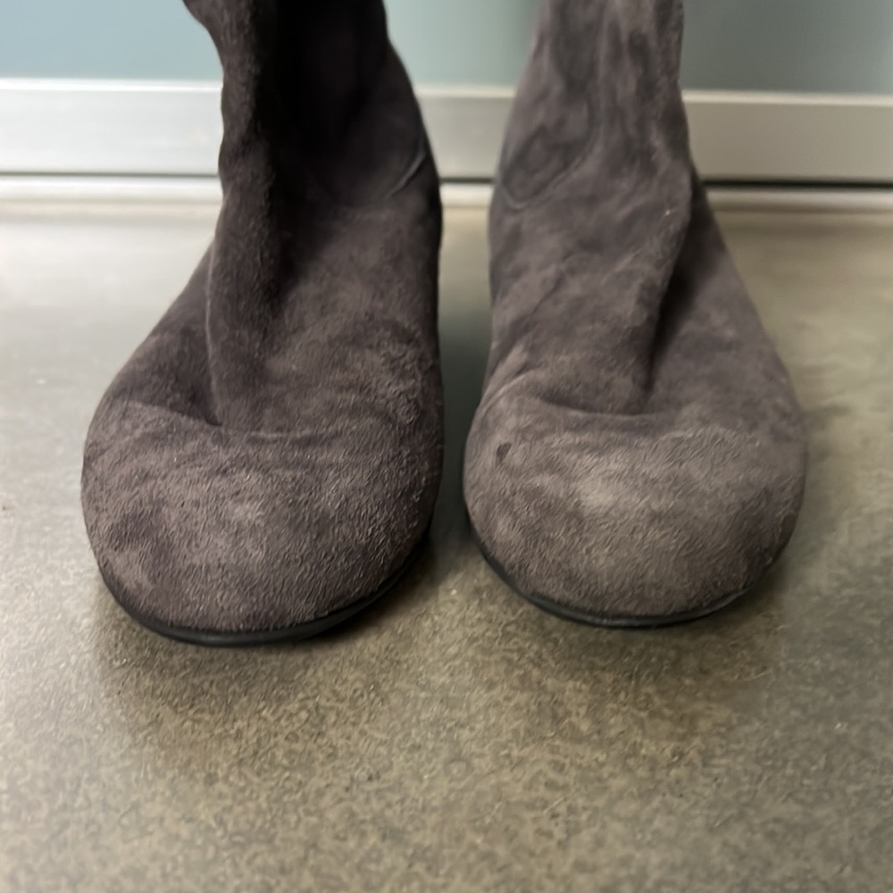 Perfect Stuart Weizman Suede Boots - image 7